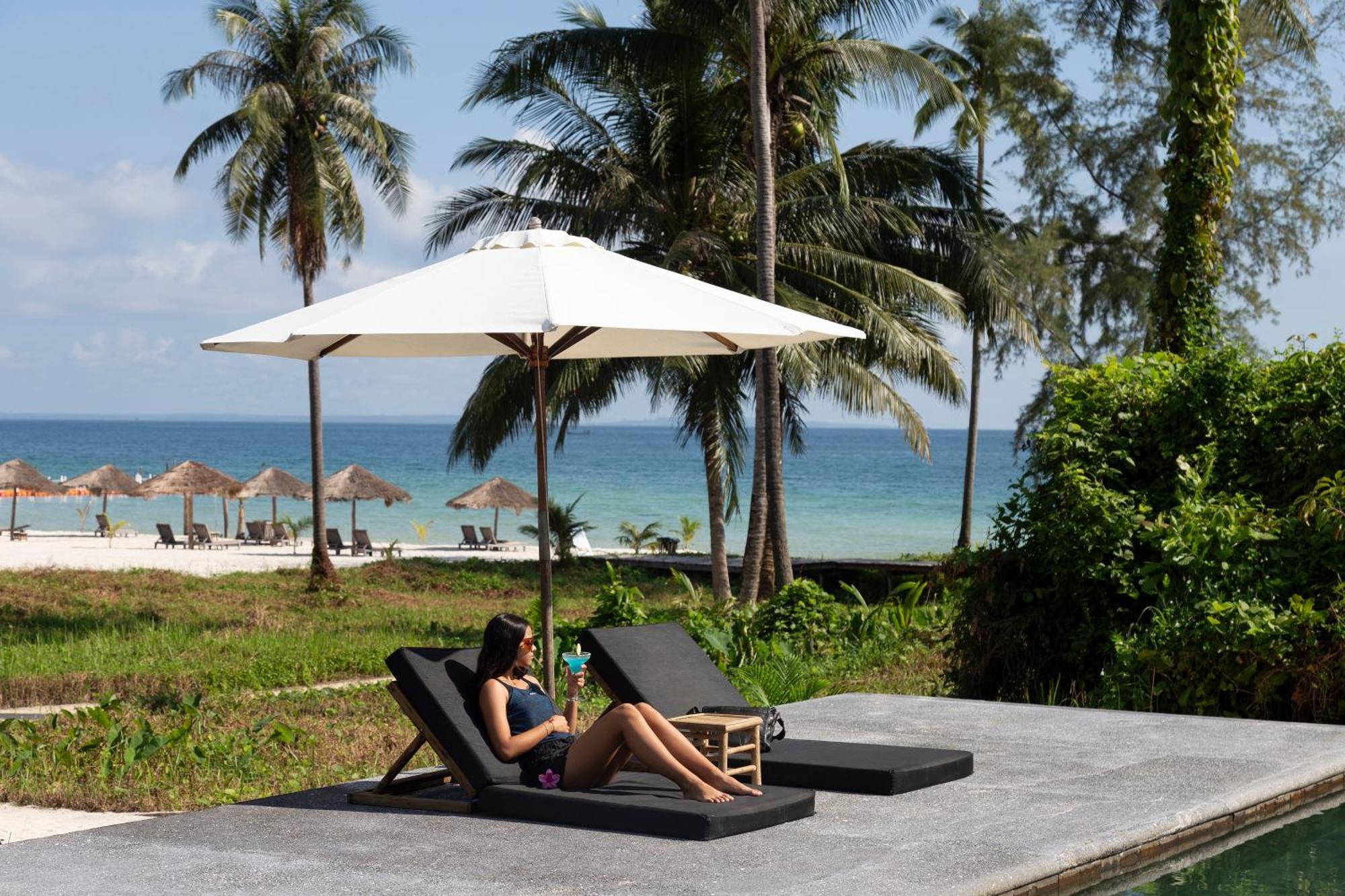 Tamu Koh Rong Hotel Pagoda Beach Exterior photo