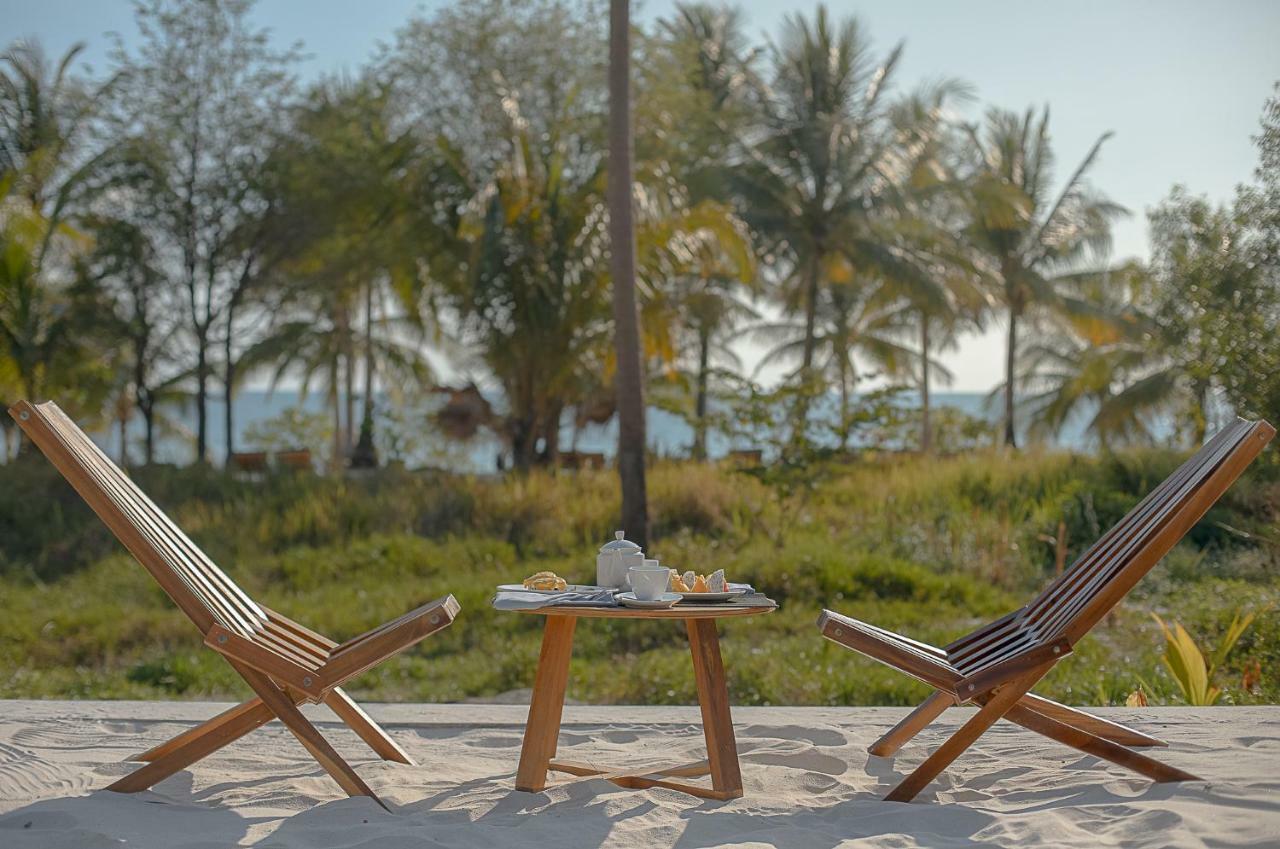 Tamu Koh Rong Hotel Pagoda Beach Exterior photo